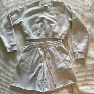 Aritzia TNA CozyFleece Sweatsuit Sweater and Shorts Size XS